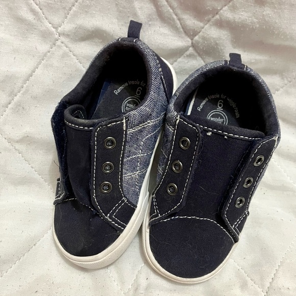 Wonder Nation Navy Sneakers with White Soles - Picture 1 of 5